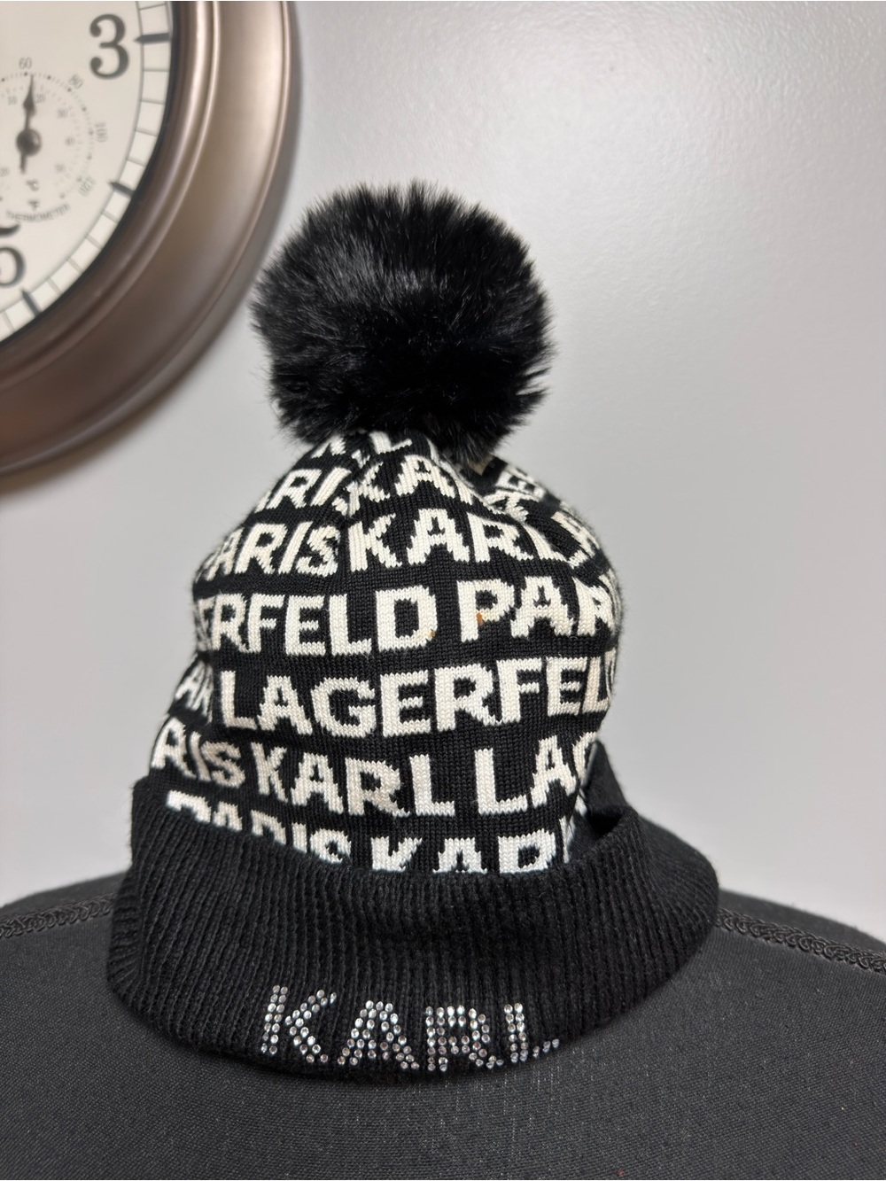 Karl Lagerfeld Paris Women’s Black White Intarsia Logo Beanie Hat Faux Fur Pom